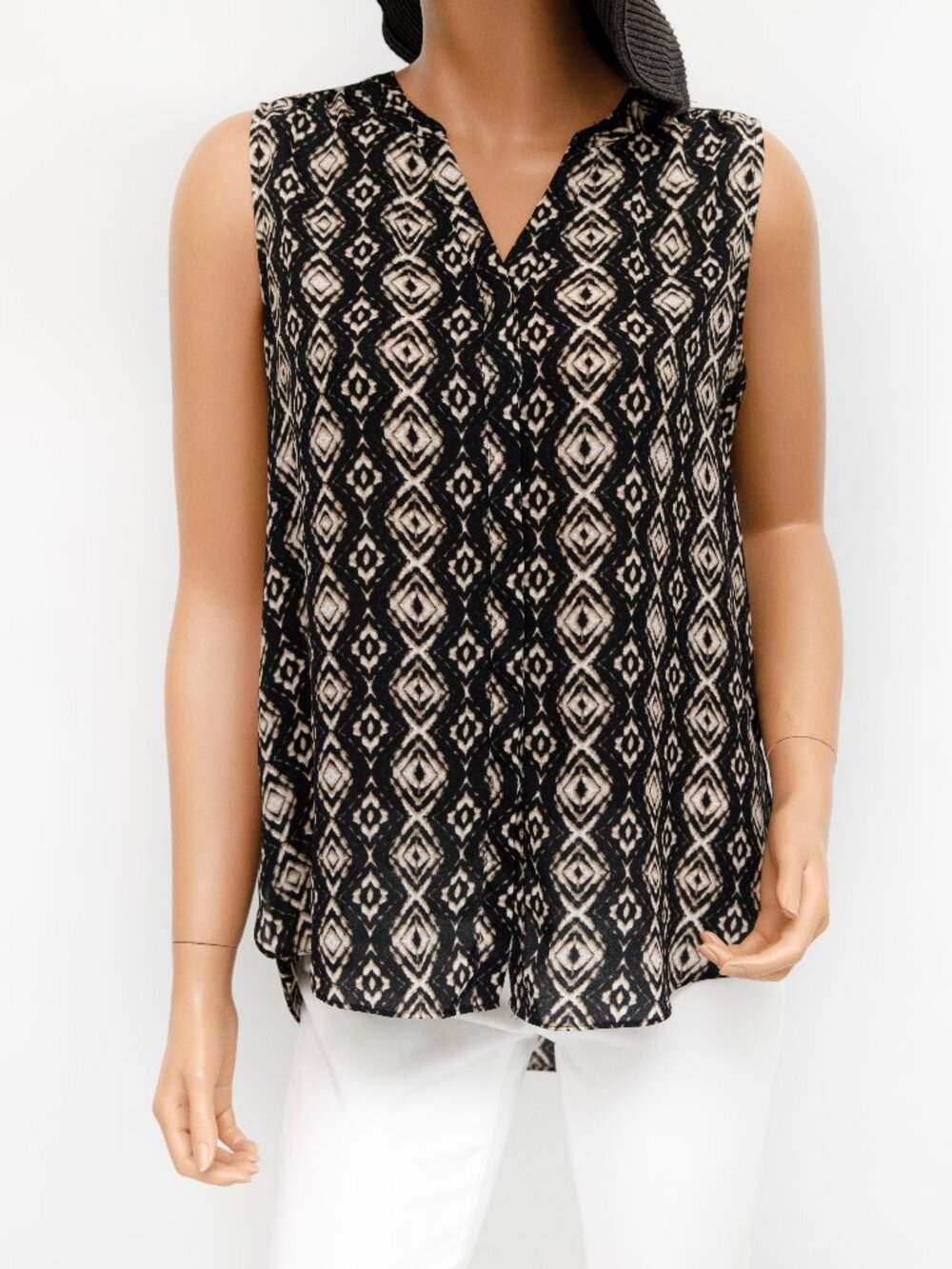 NYDJ Woman's Sleeveless Geometric Button-down Blouse